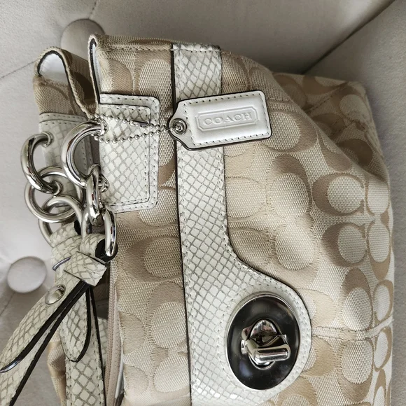 COACH Bag - Picture 2 of 7